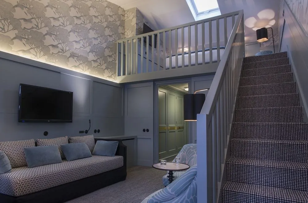 *****  Hotel D'Aubusson Paris Frankrike