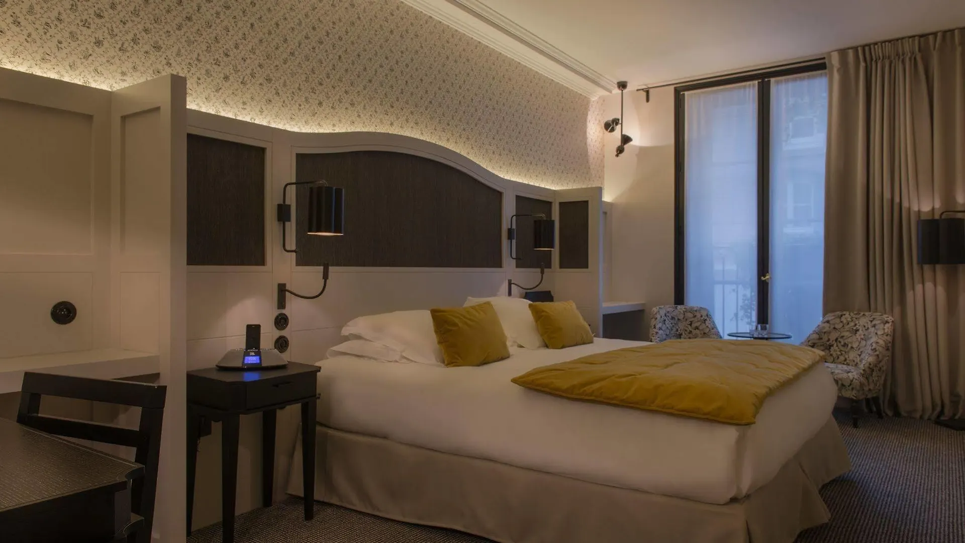 *****  Hotel D'Aubusson Paris Frankrike