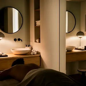 Hotel National Des Arts Et Métiers, Parigi